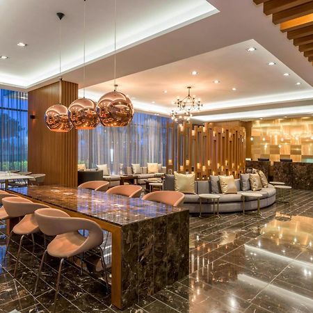 Готель Courtyard By Marriott Bogota Airport Екстер'єр фото