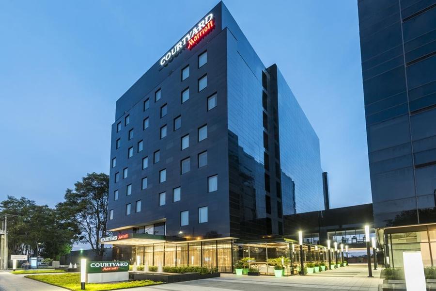 Готель Courtyard By Marriott Bogota Airport Екстер'єр фото