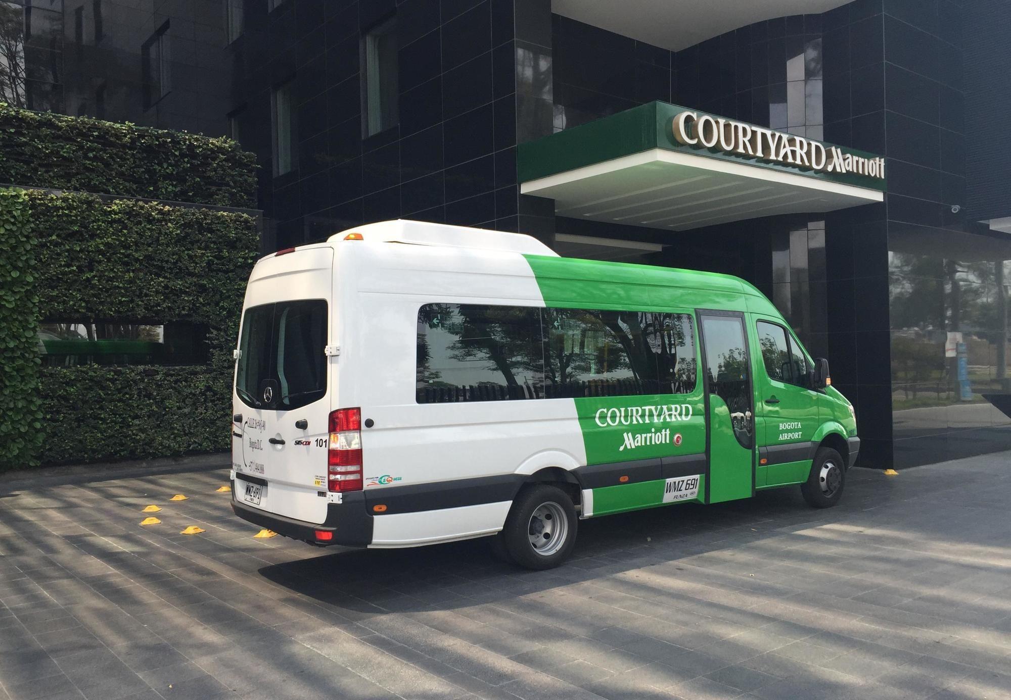 Готель Courtyard By Marriott Bogota Airport Екстер'єр фото