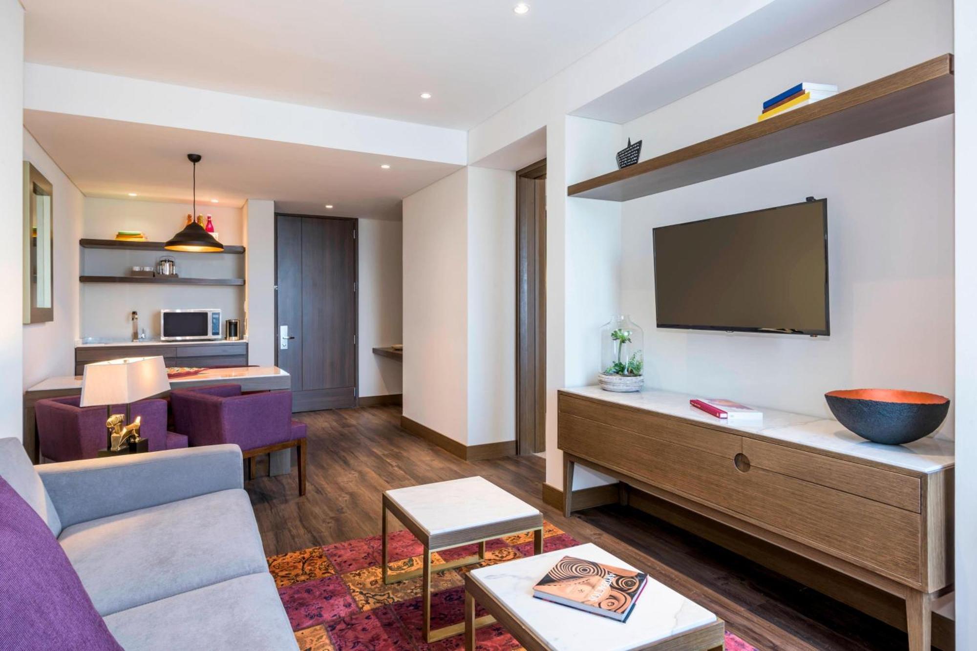 Готель Courtyard By Marriott Bogota Airport Екстер'єр фото