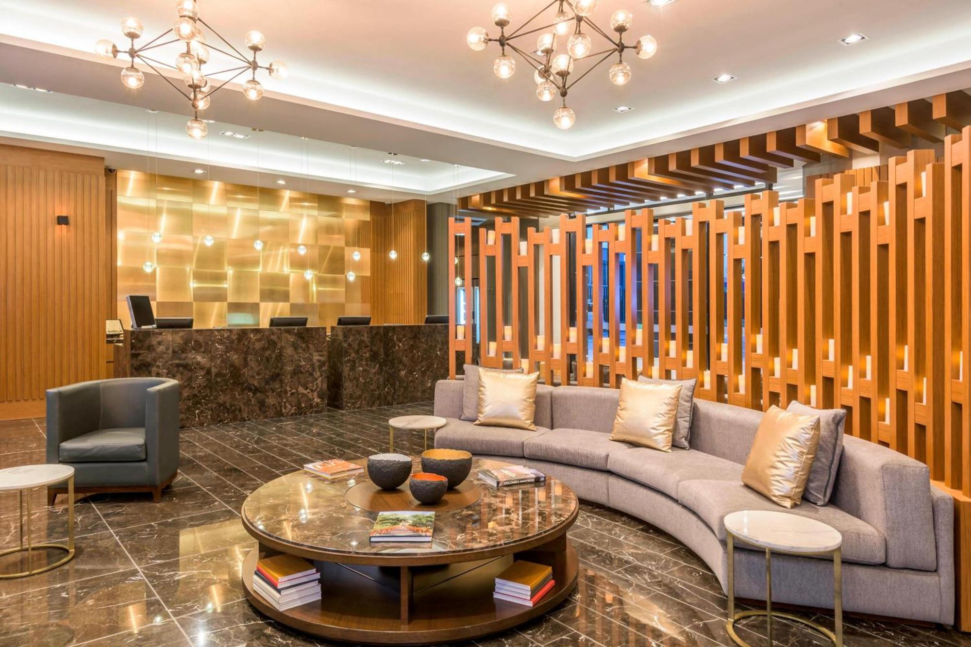 Готель Courtyard By Marriott Bogota Airport Екстер'єр фото