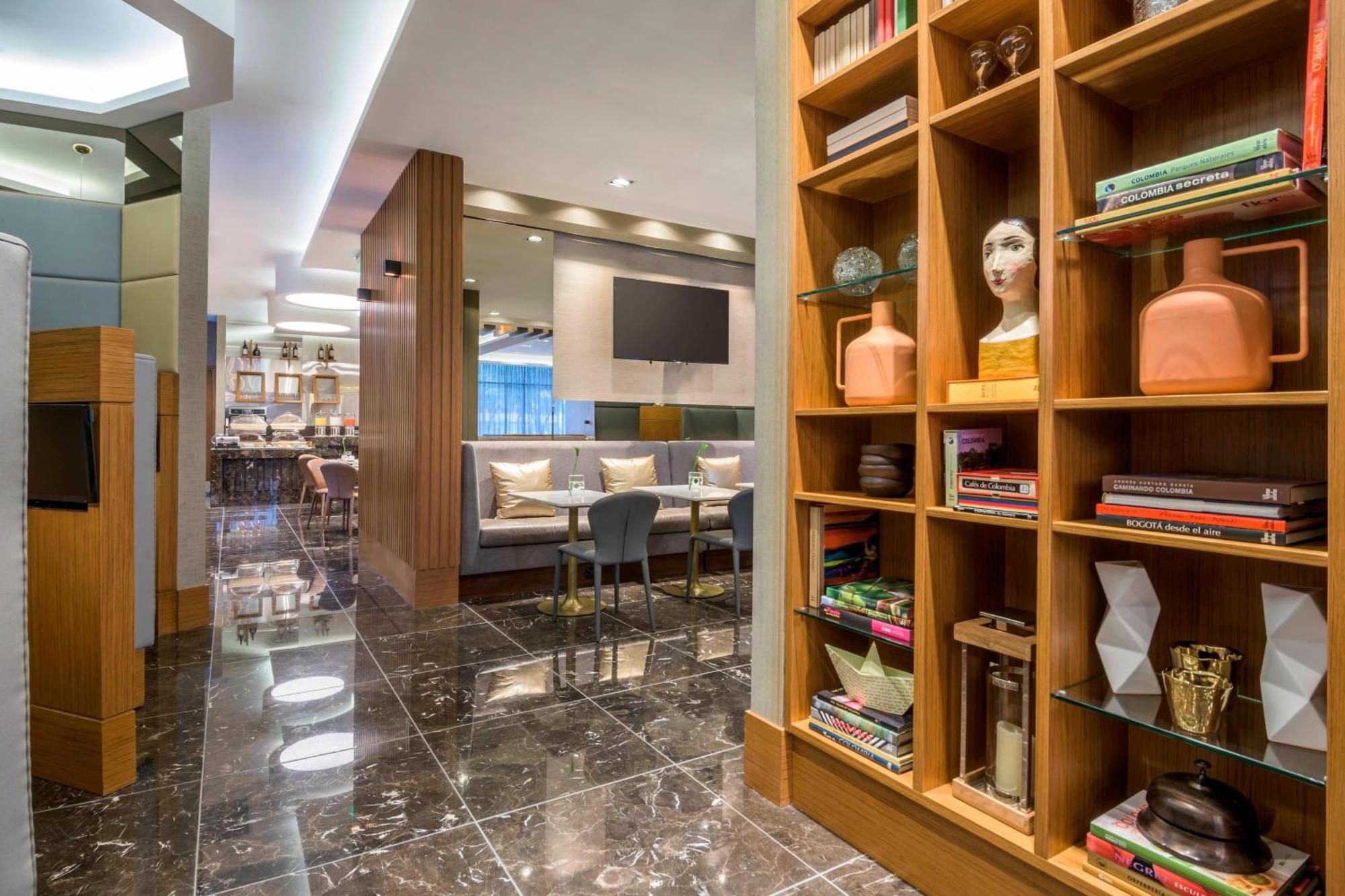 Готель Courtyard By Marriott Bogota Airport Екстер'єр фото