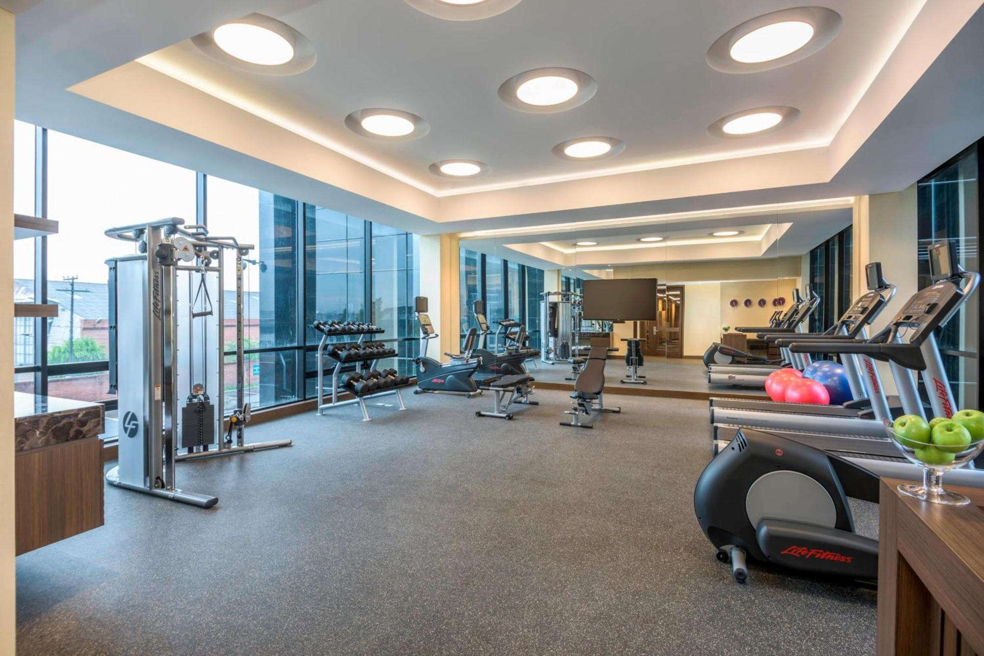 Готель Courtyard By Marriott Bogota Airport Екстер'єр фото