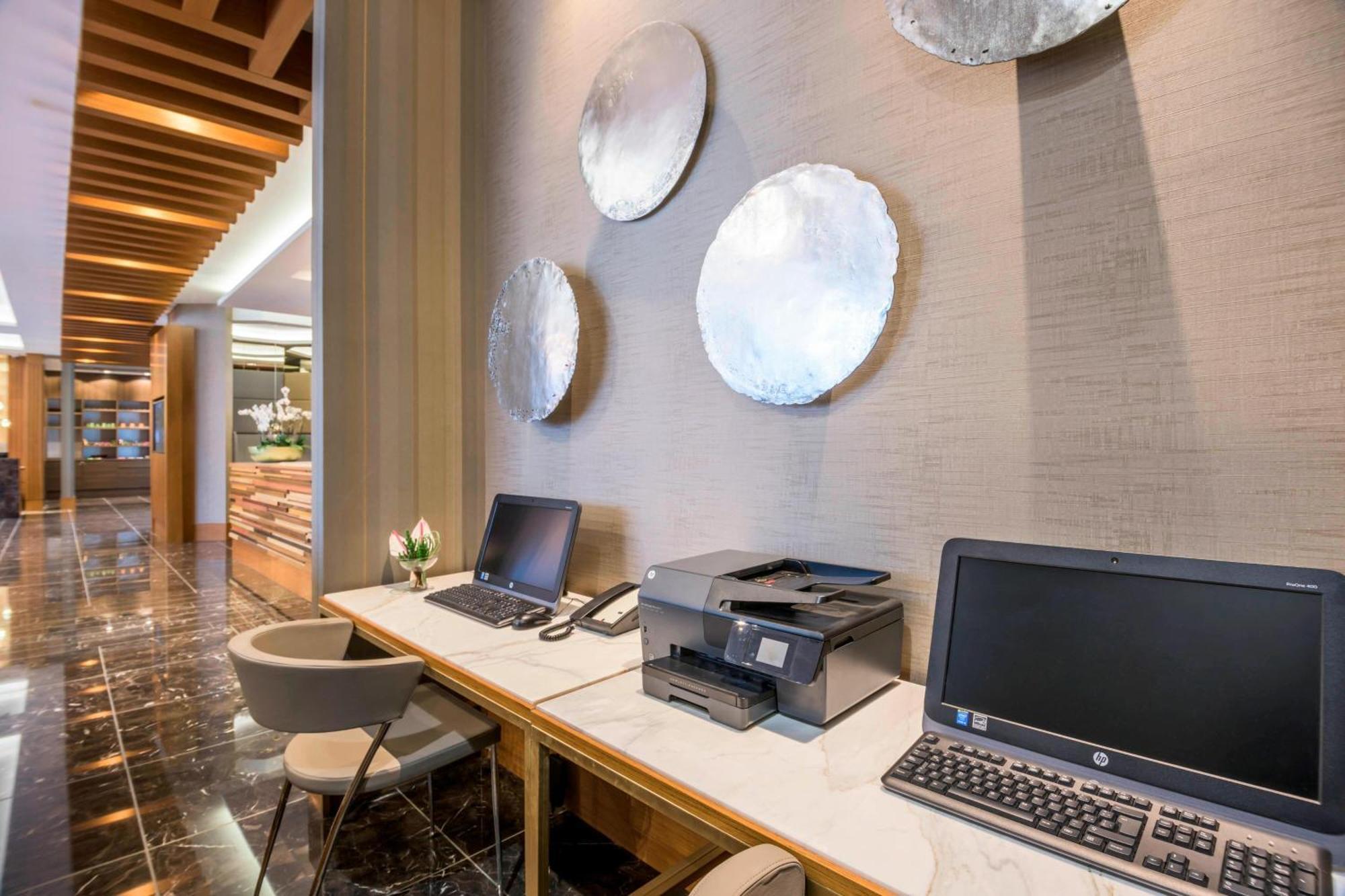 Готель Courtyard By Marriott Bogota Airport Екстер'єр фото